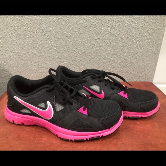Nike Shoes - “FINAL PRICE” Women Nike Training Sneakers Sz 5.5